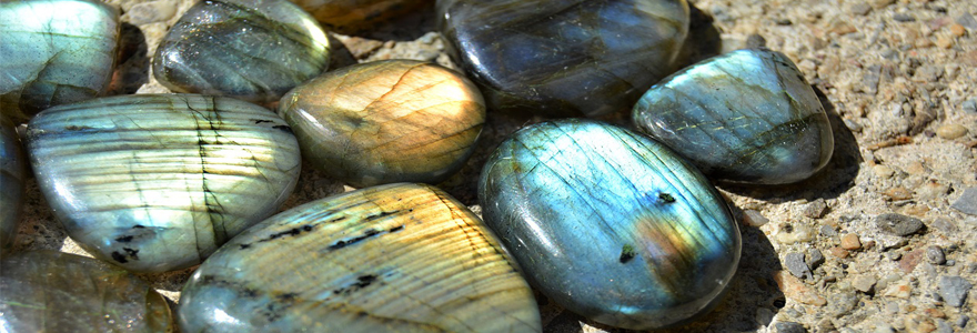 pierre labradorite